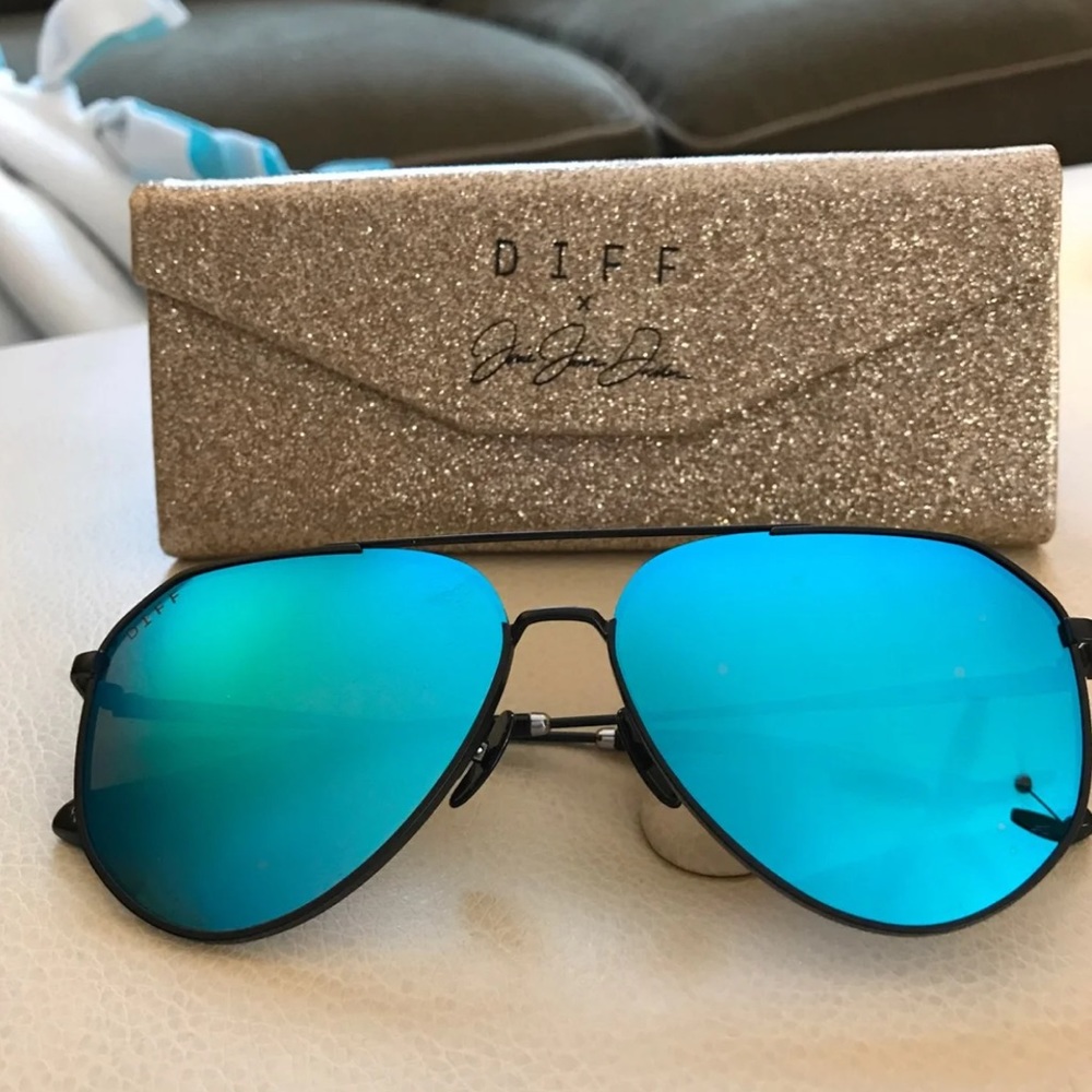 Jessie James Decker Sunglasses Collab